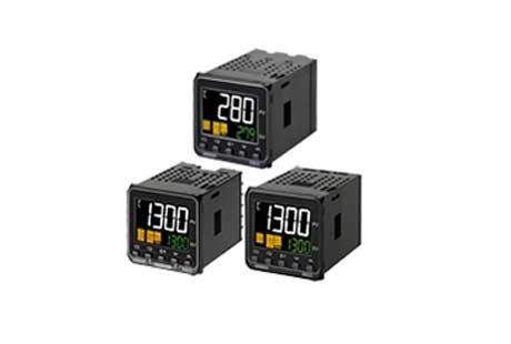 Omron E5CC Temperature Controllers